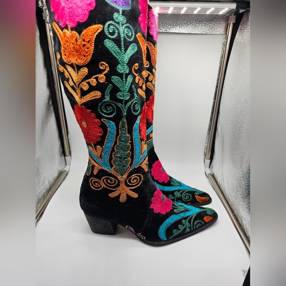 Artemis Colorful Embroidered Long Boots Size 39 - Picture 9 of 14